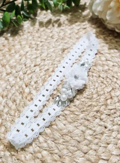 Bandeau baptême fleurs et perles