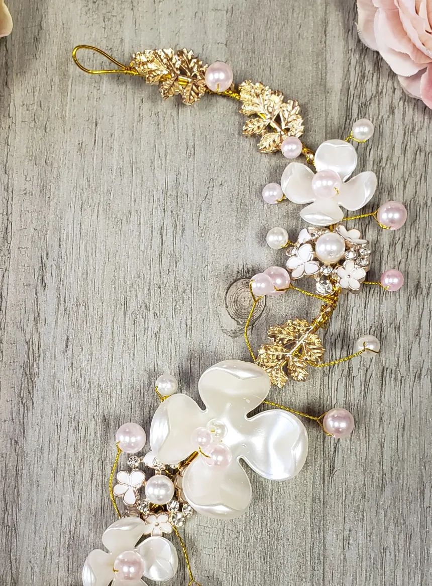 Bijoux de tête couronne fleurs et perles