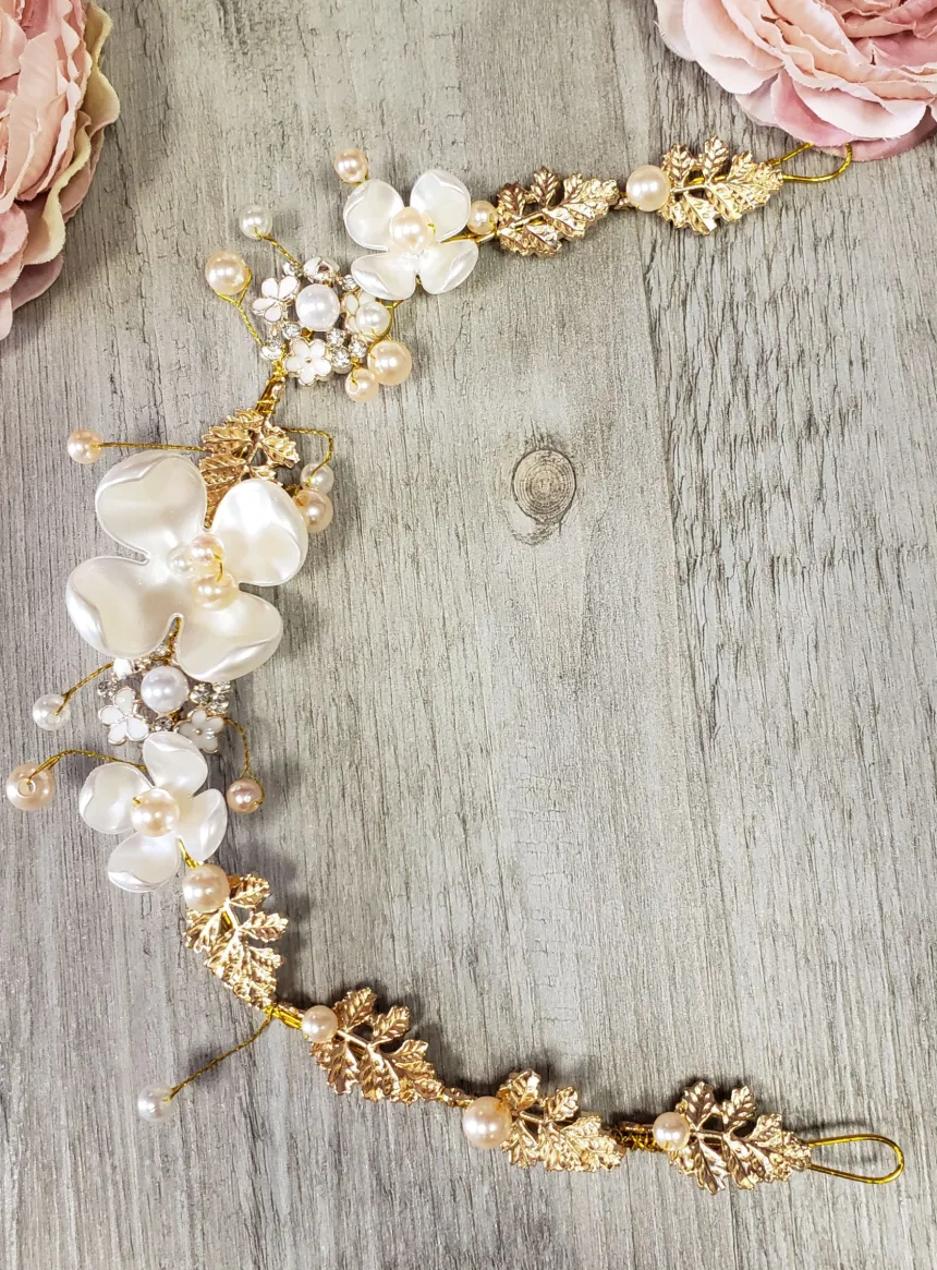 Bijoux de tête couronne fleurs et perles