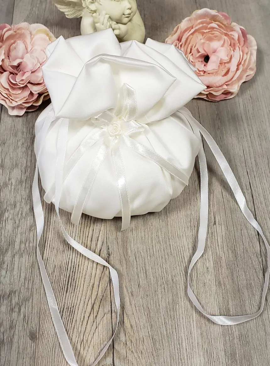 Bourse enfant en satin et petit noeud
