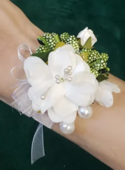 Bracelet Demoiselle d'honneur en tissu fleur et perle Blanc