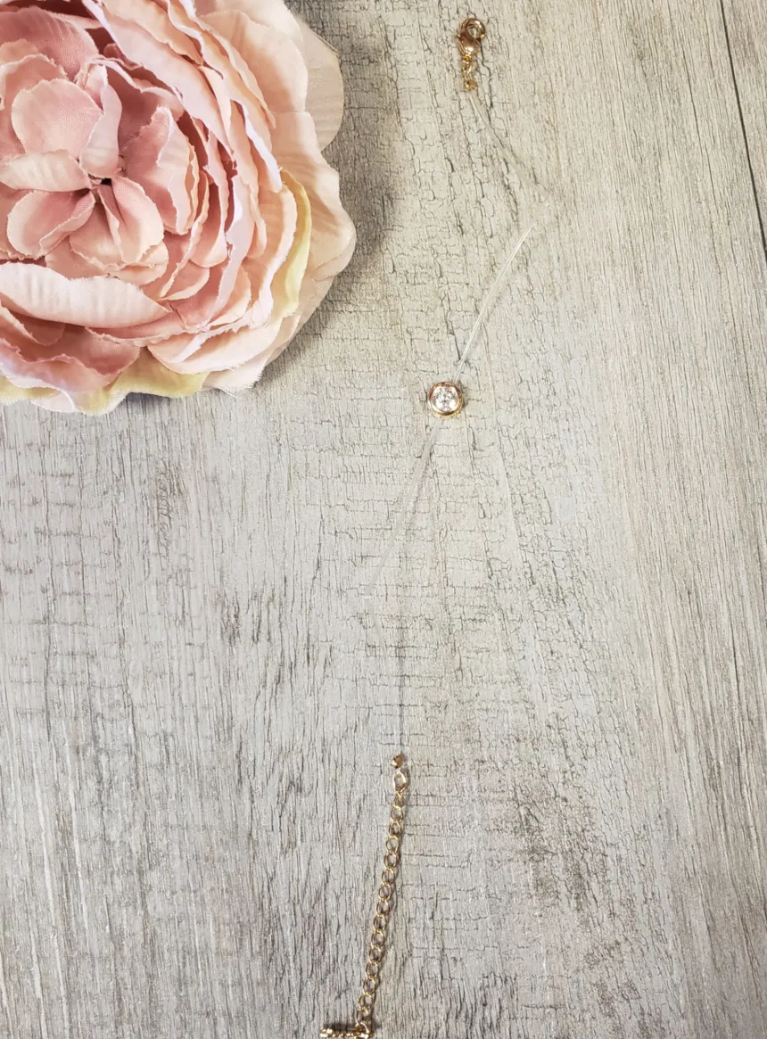 Bracelet fil de peche strass