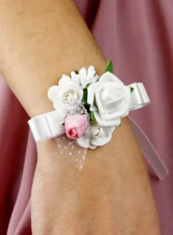 Bracelet ruban fleuri pour demoiselle d'honneur
