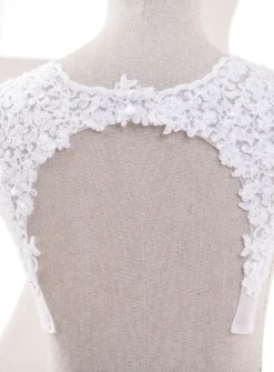 Bretelles dentelle perlée et dos fermé