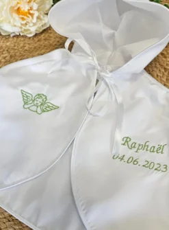 Cape de baptême blanche en satin avec capuche Blanc bébé