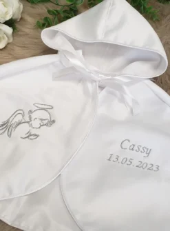 Cape de baptême blanche en satin avec capuche Blanc bébé