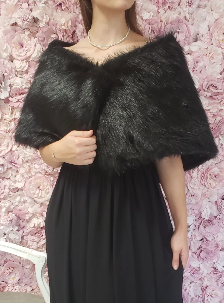 Cape femme fausse fourrure poils longs