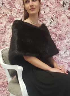 Cape femme fausse fourrure poils longs