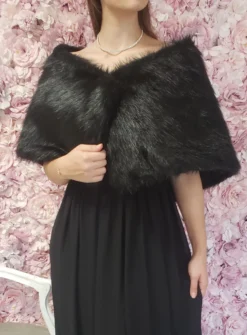 Cape femme fausse fourrure poils longs Noir
