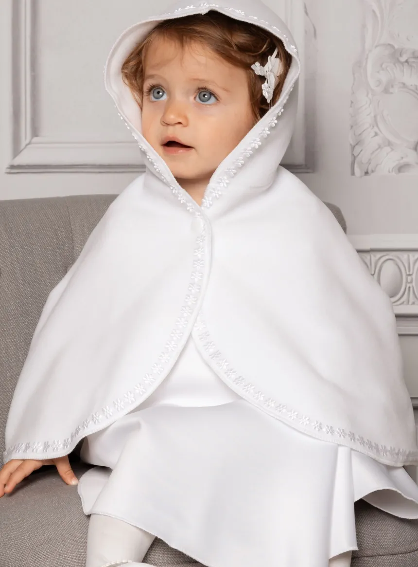 Cape polaire blanche pour baptême bébé