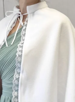Cape polaire fille ou adulte avec dentelle