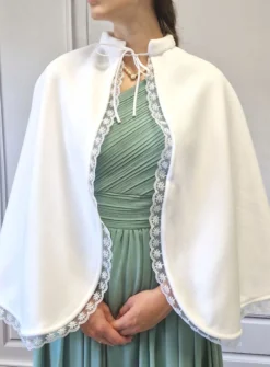 Cape polaire fille ou adulte avec dentelle