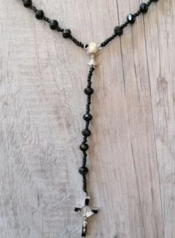 Chapelet noir perles et croix Noir