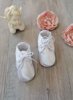 Chaussons baptême basket garçon satin Loris