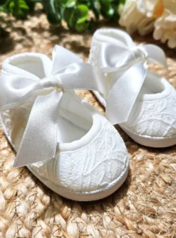 Chaussons baptême bébé fille dentelle ruban