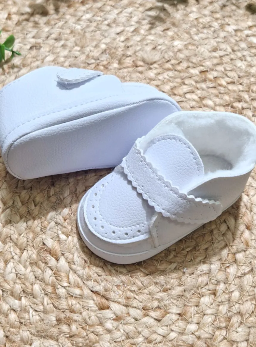 chaussons bébé baptême blancs fourrés