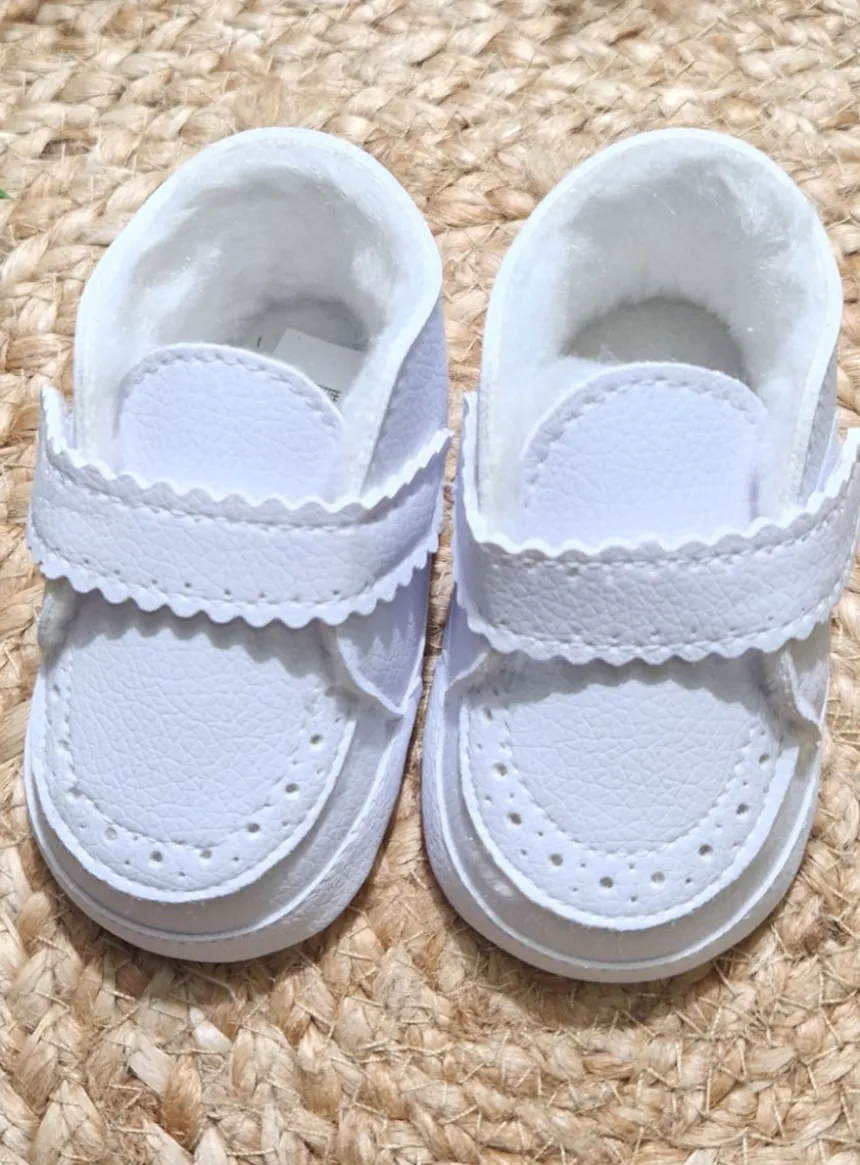 chaussons bébé baptême blancs fourrés