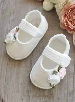 Chaussons bébé fille lin blancs fleurs