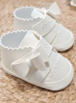Chaussons de baptême bébé fille avec nœud