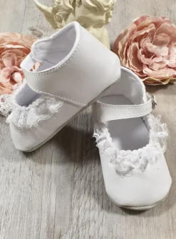 Chaussons de baptême bébé fille dentelle