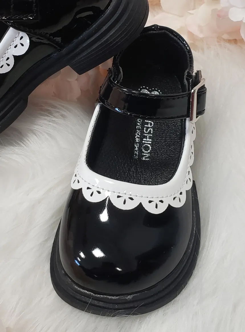 Chaussures Babies vernies fille