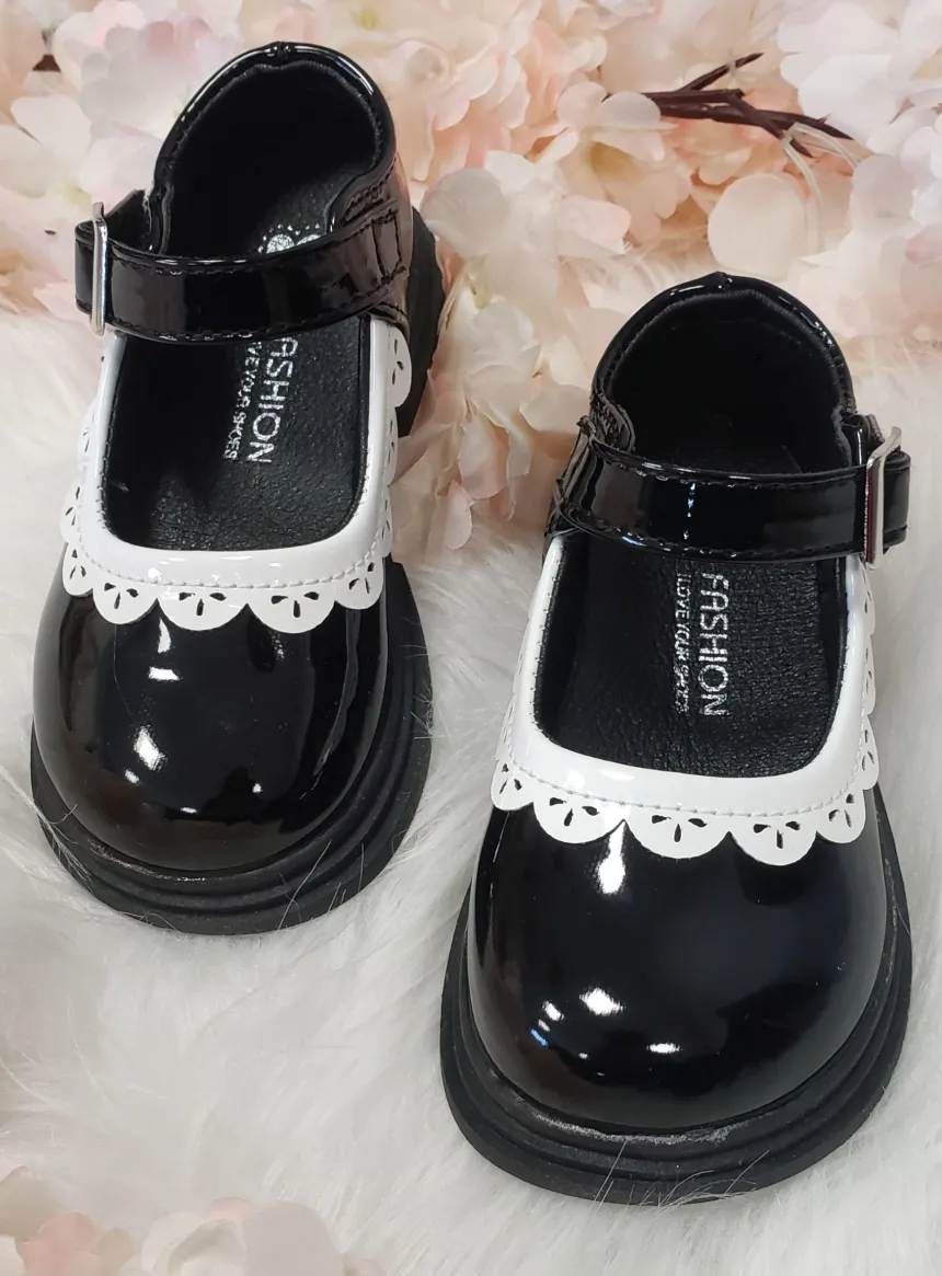 Chaussures Babies vernies fille