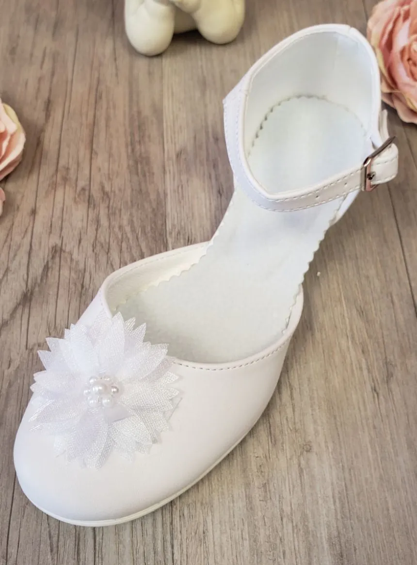 Chaussures communion fille petits talons fleur tissu