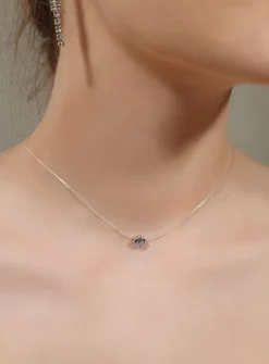 Collier fil de peche strass