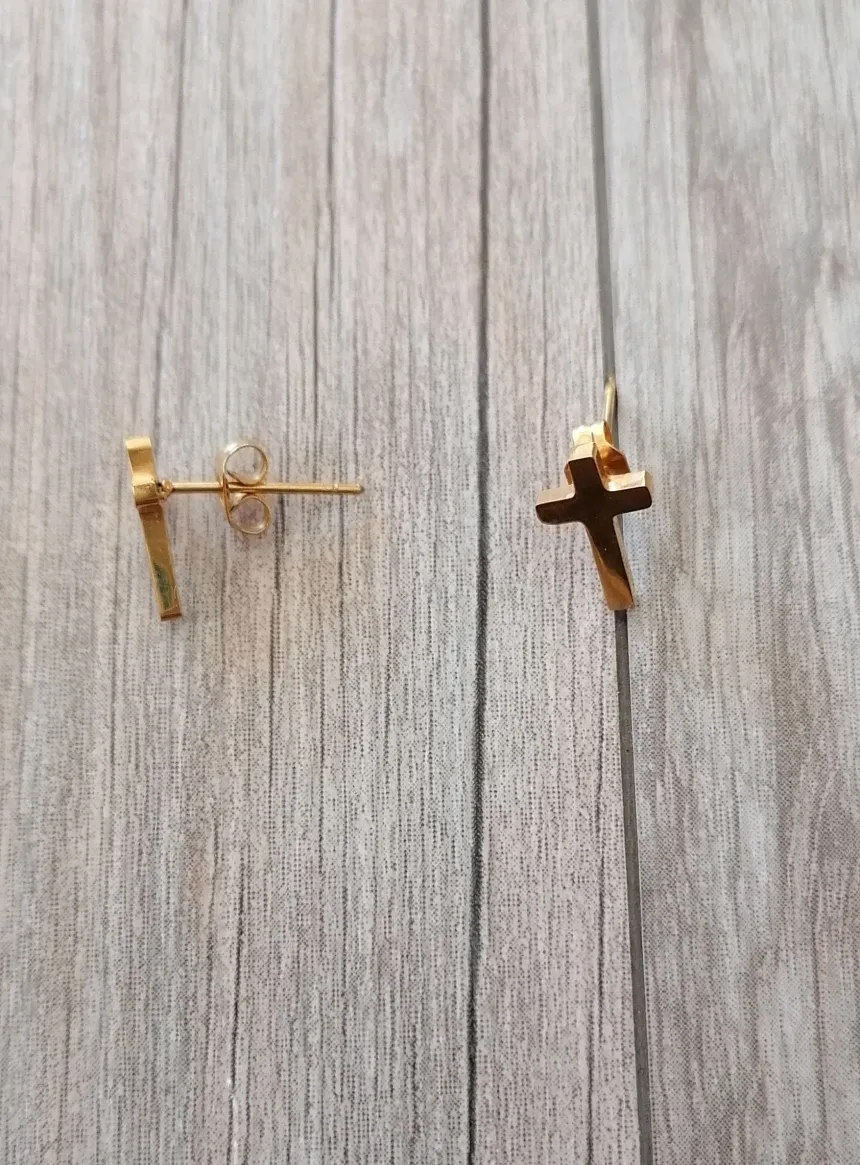 Collier pendentif Croix + boucles d'oreilles