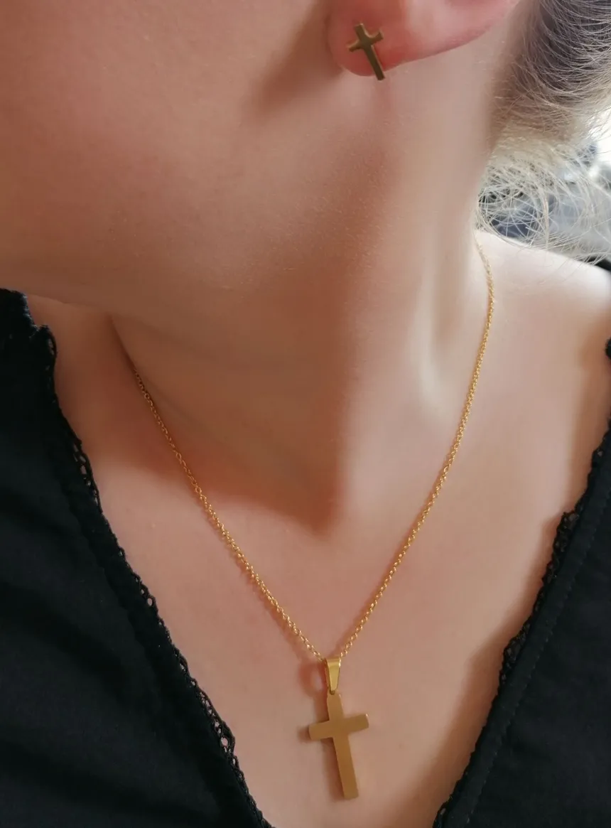 Collier pendentif Croix + boucles d'oreilles