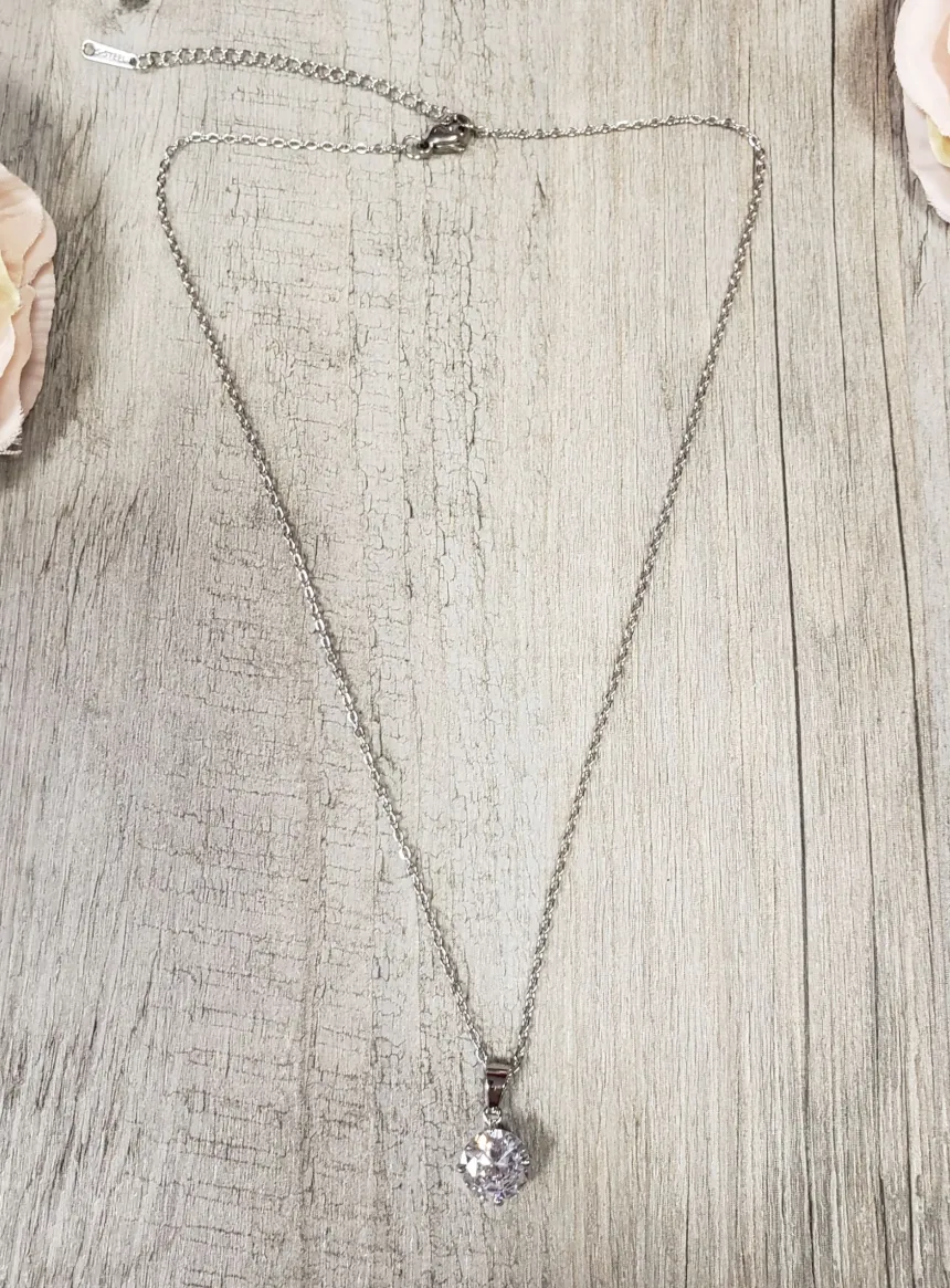 Collier pendentif strass en Solitaire Gris argent