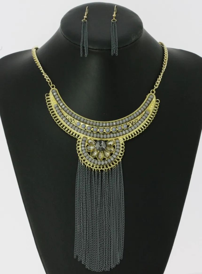 Collier plastron chic + boucles