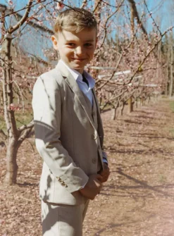 Costume mariage garçon Jean beige