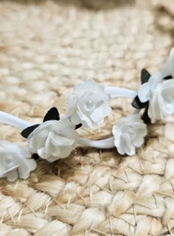 Couronne de fleurs blanches