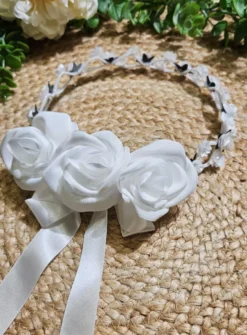 Couronne de fleurs blanches