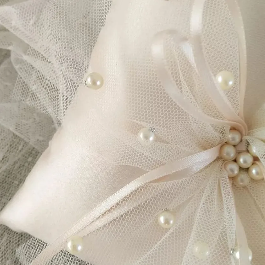 Coussin pour alliance satin et tulle Beige