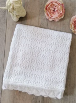Couverture crochet blanche bébé doublée coton Blanc