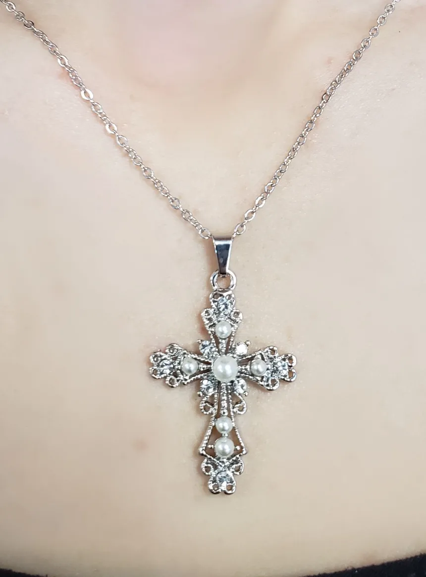 Croix strass avec chaine