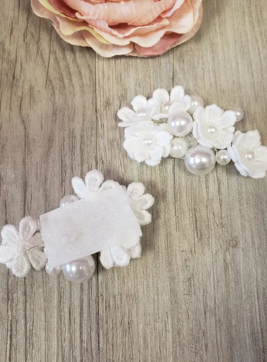 Lot de 2 compositions de fleurs et perles avec velcro Blanc