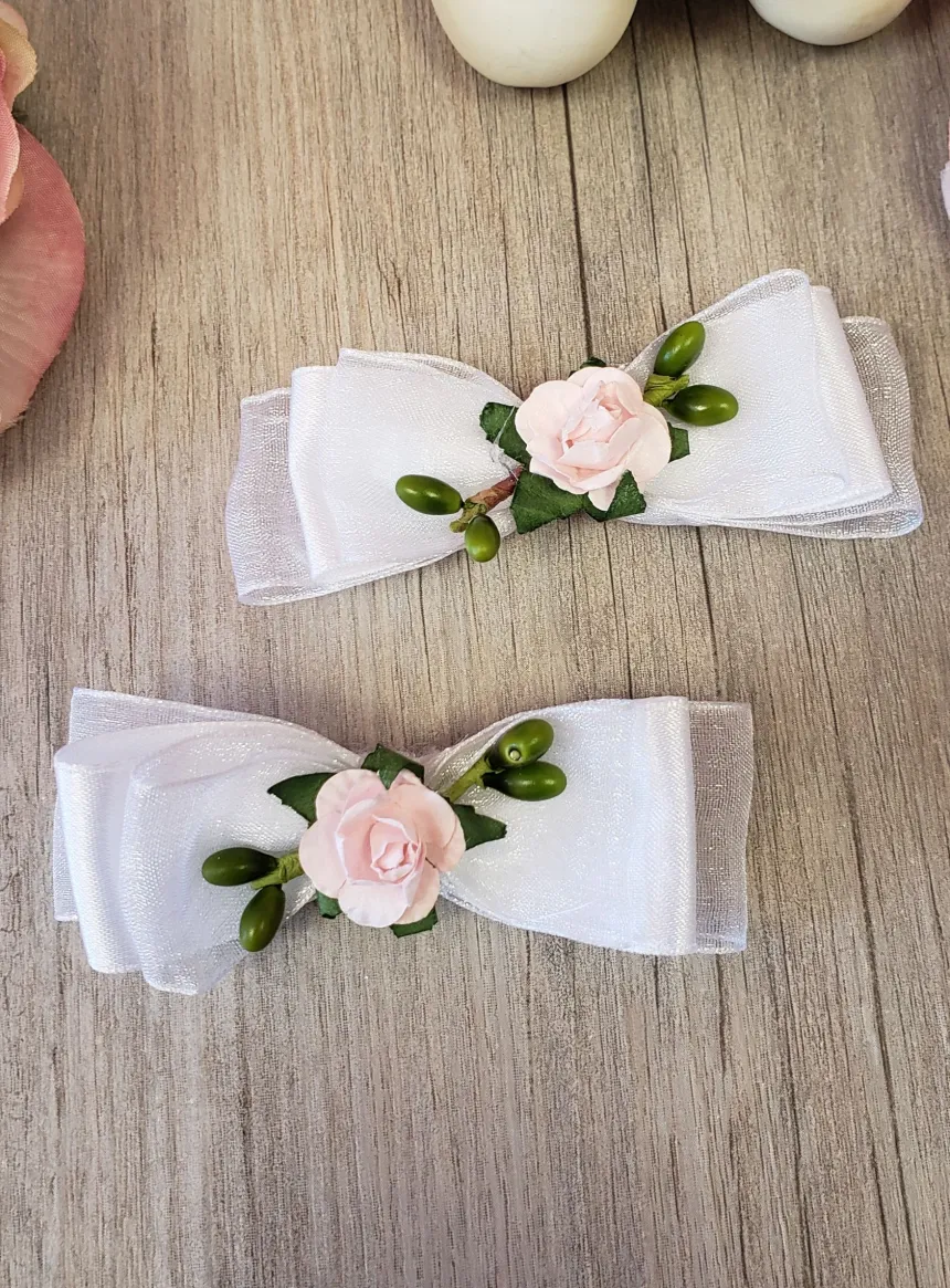 Lot de 2 noeuds avec ruban et fleurs avec velcro Blanc