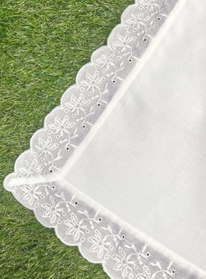 Mouchoir blanc dentelle anglaise