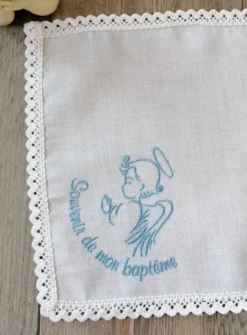 Mouchoir de baptême coton brodé