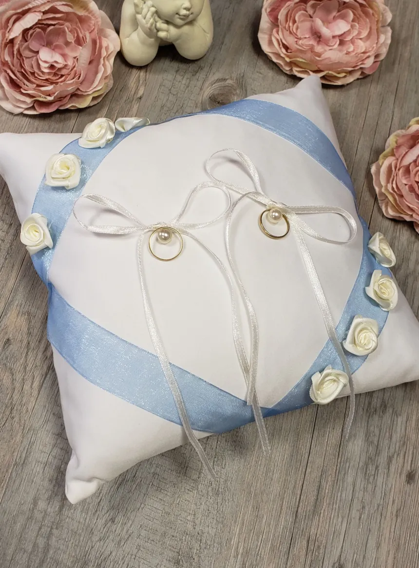 Porte alliances mariage ruban bleu et fleurs