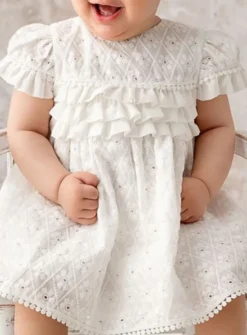 Robe de baptême bébé fille en coton brodé