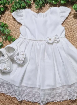 Robe de baptême bébé fille ivoire avec dentelle et perles