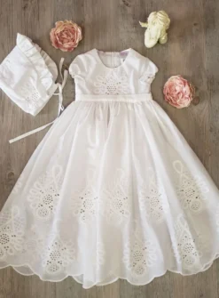 Robe de baptême nourrisson longue en coton brodé – 1 mois