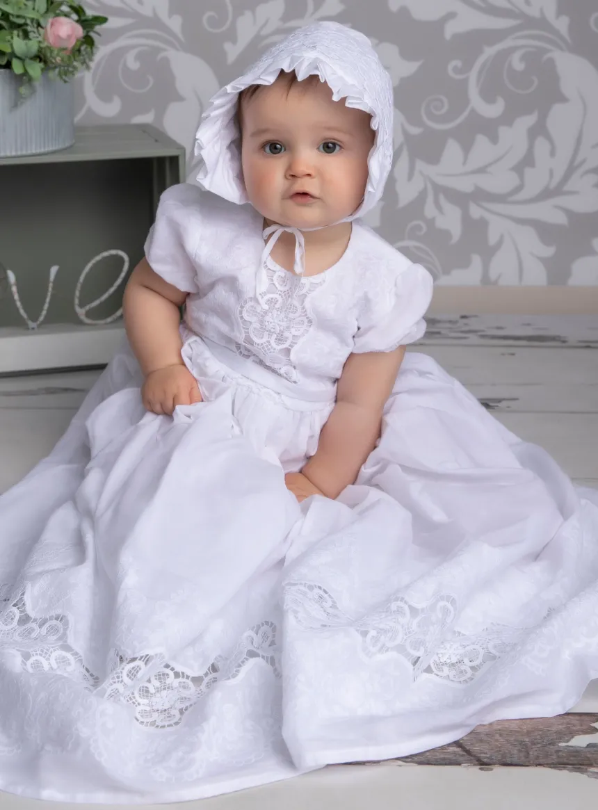 Robe de baptême nourrisson longue en coton brodé – 1 mois