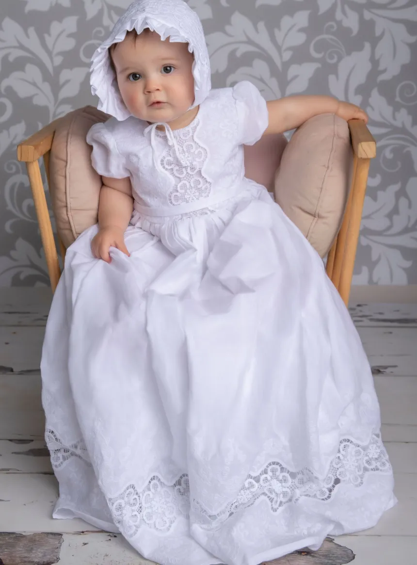 Robe de baptême nourrisson longue en coton brodé – 1 mois