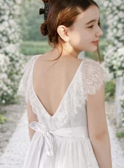 Robe dentelle blanche pour fille modèle Ilyana