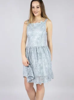 Robe dentelle femme courte